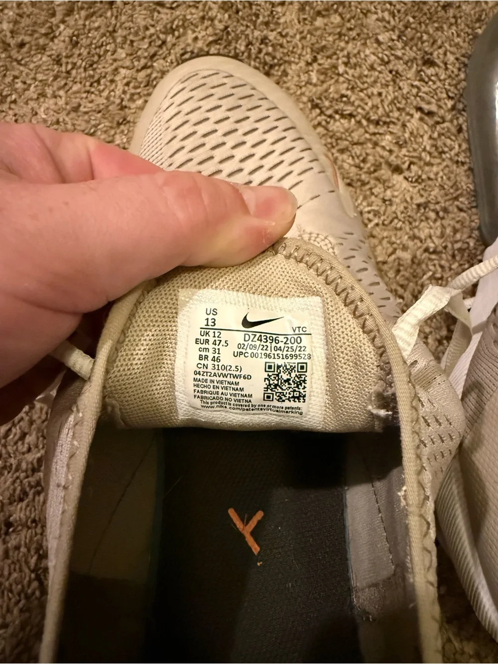Nike Air Max 270 Sneakers in Beige with Coral Accents - Picture 5 of 6